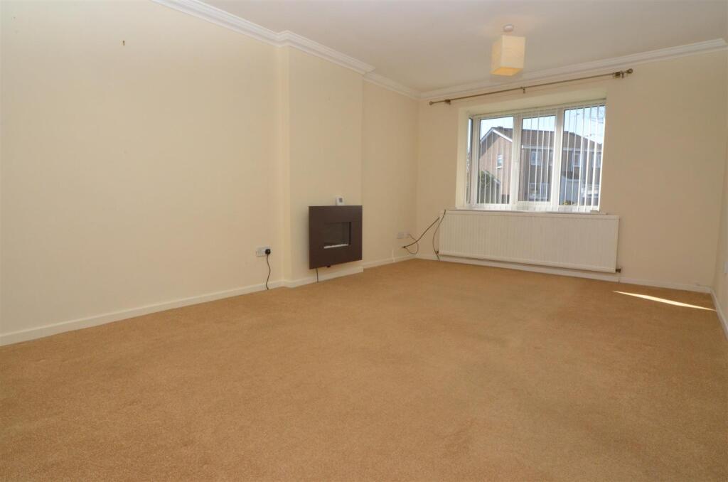 House in Hull - View 3