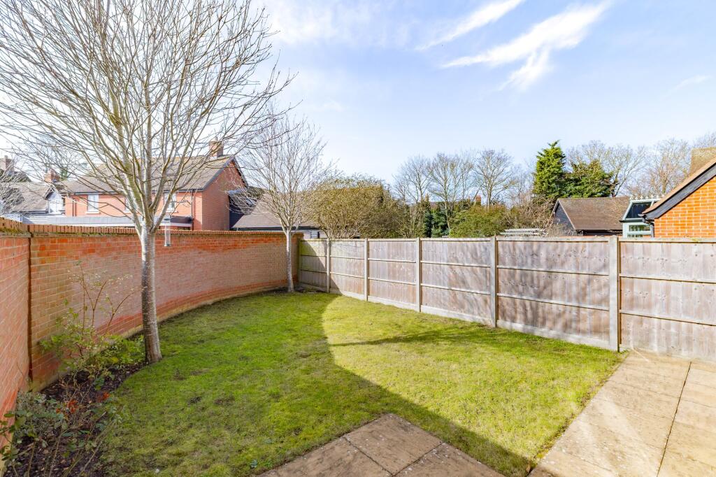 Woodpecker Close, Great Barford, MK44 photo 4