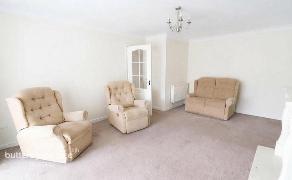 Johnstone Close, Telford photo 5