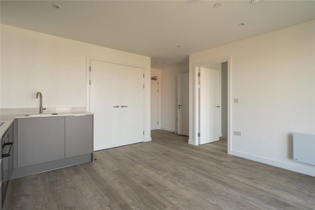 Apartment in Leeds, Holbeck - View 4