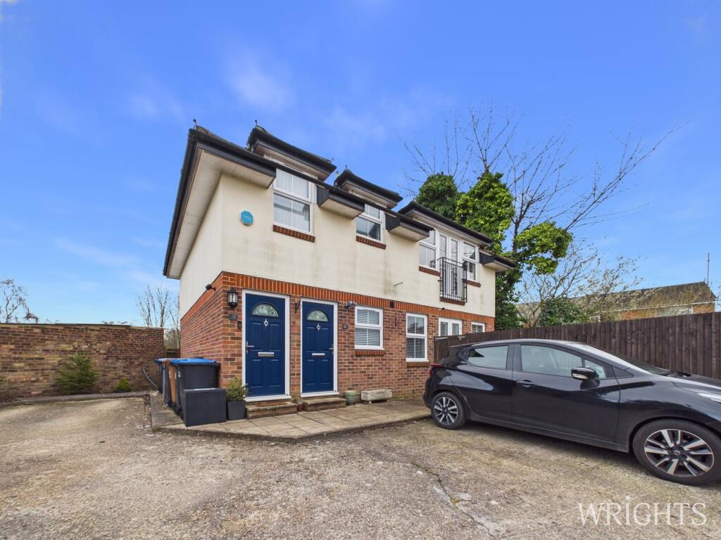 Main image of property: Cornerfield, Hatfield, AL10