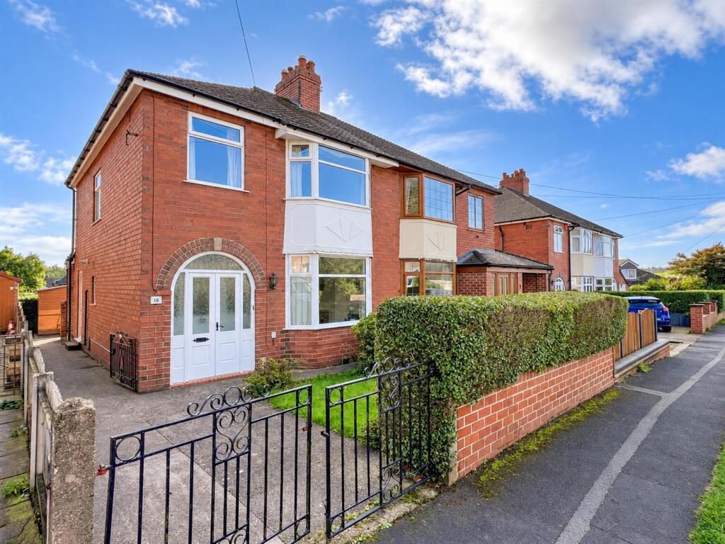 3-bed semi-detached on Hawksworth Avenue, Leek, ST13 5RS, £235,000
