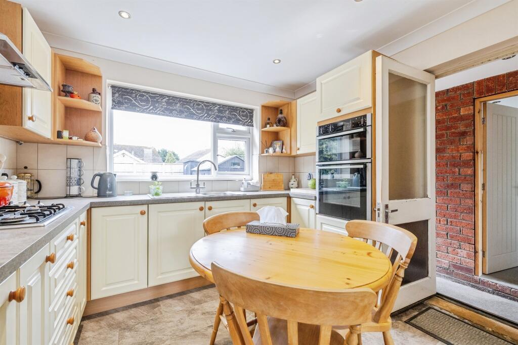 House in West Lindsey, Nettleham CP - View 5