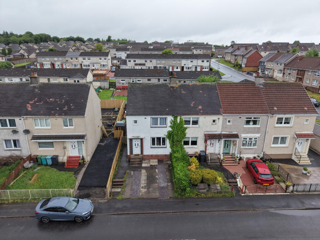 2-bed terraced on Ballochnie Drive, Plains, North Lanarkshire, £94,000