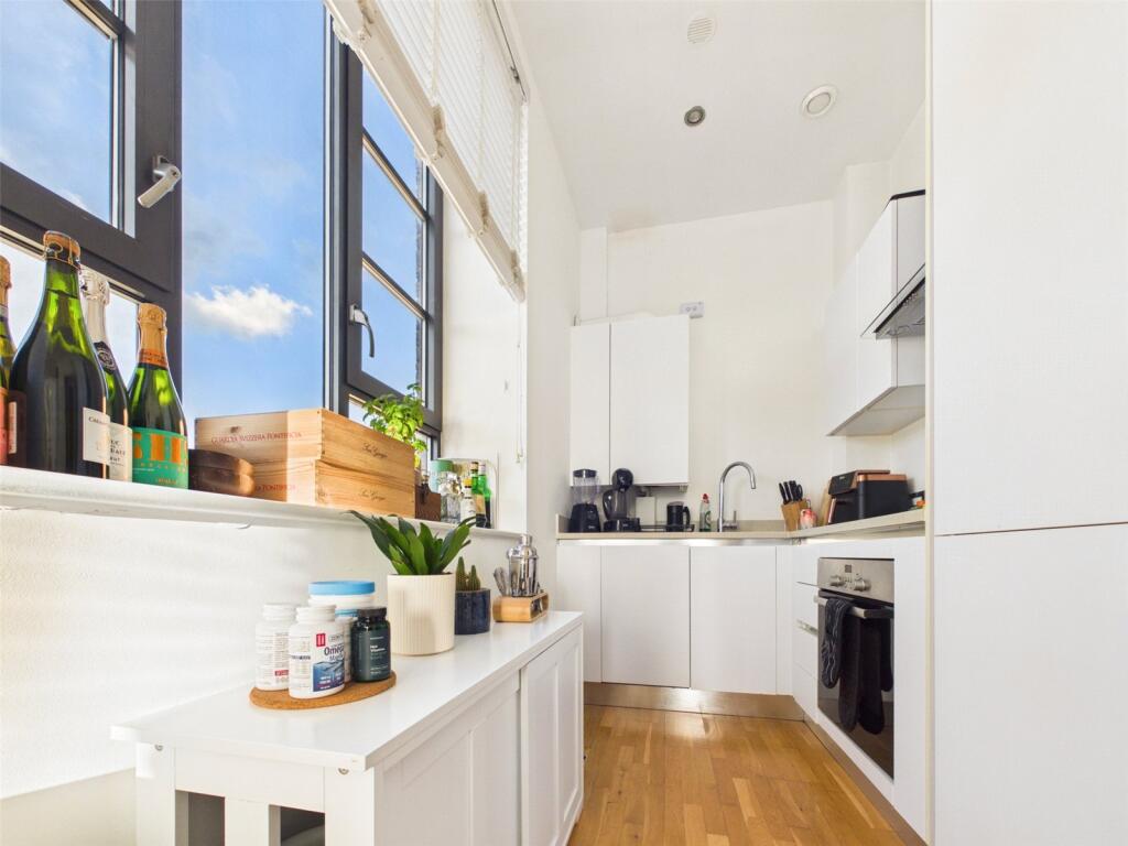 Apartment in London - View 4
