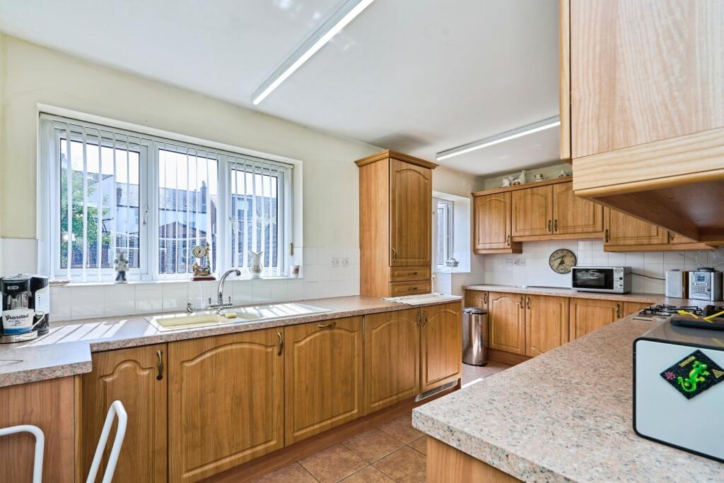 House in Wolverhampton, Springfield, Fallings Park - More