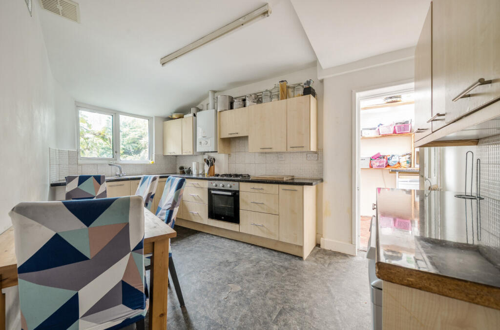 House in Portsmouth - View 3