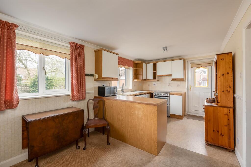 Westlands, Pickering – další