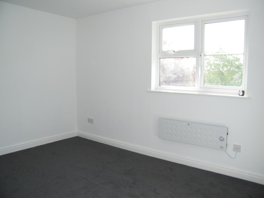 Additional image 6 of Henstridge