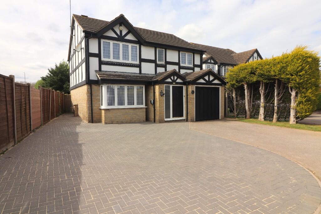 Main image of property: Burford Close, Barton Hills, Luton, LU3 4DS