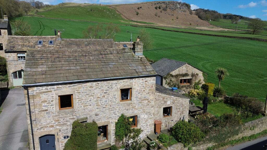 Cruik Barn, Eastby. Skipton. - View 3