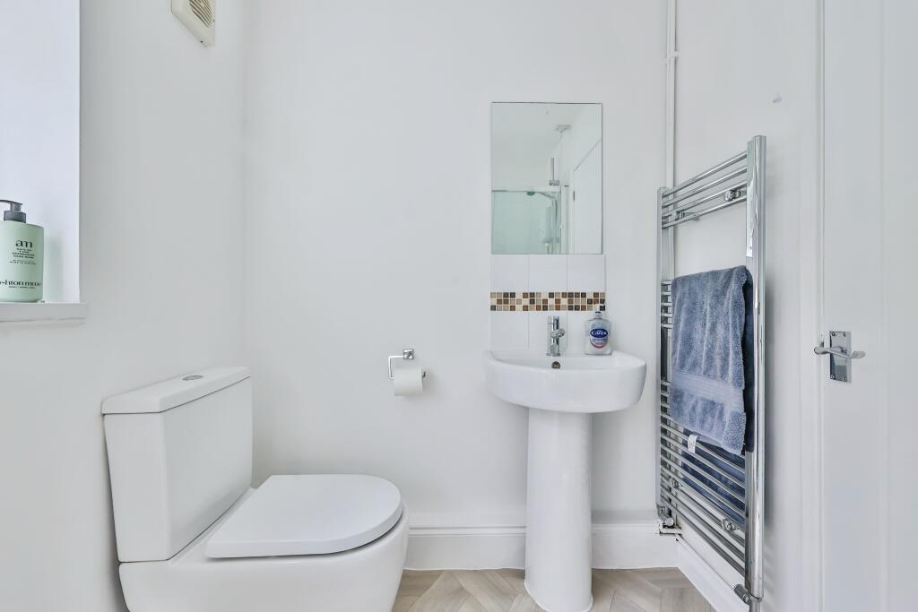 House in Broxtowe, Eastwood - View 5
