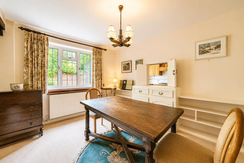 House in Guildford, Onslow Village - More