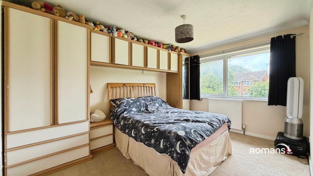 Grainger Close, Basingstoke, Hampshire - More