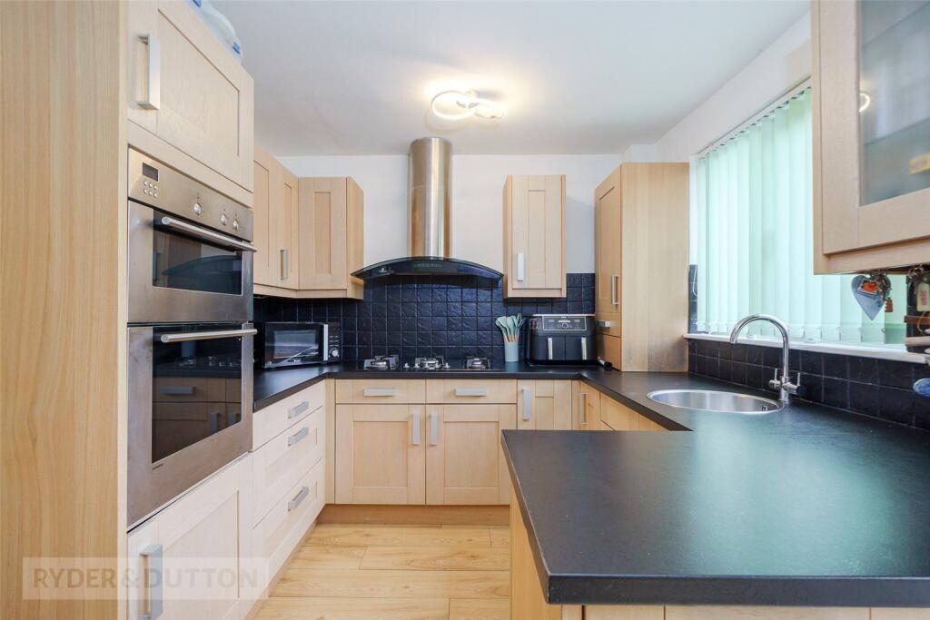 House in Huddersfield, Slaithwaite - View 4