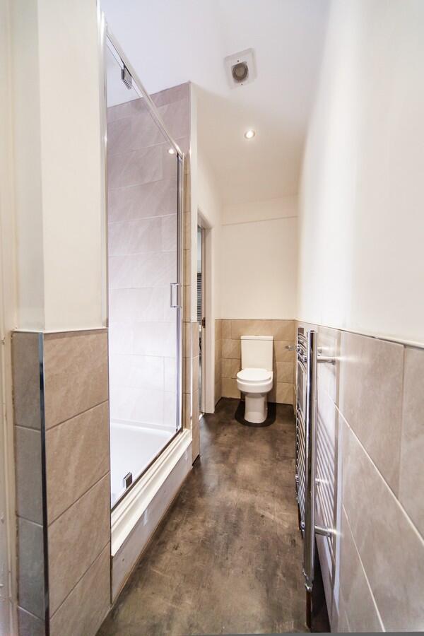 6 bedroom terraced house for rent