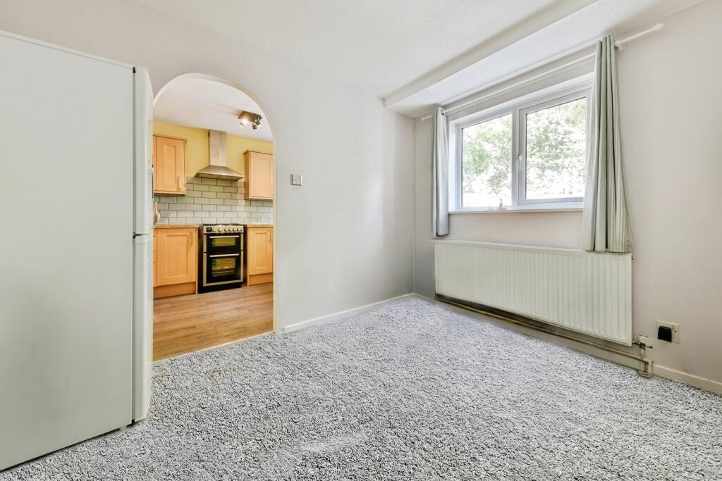 House in Stevenage, Hertfordshire - View 4
