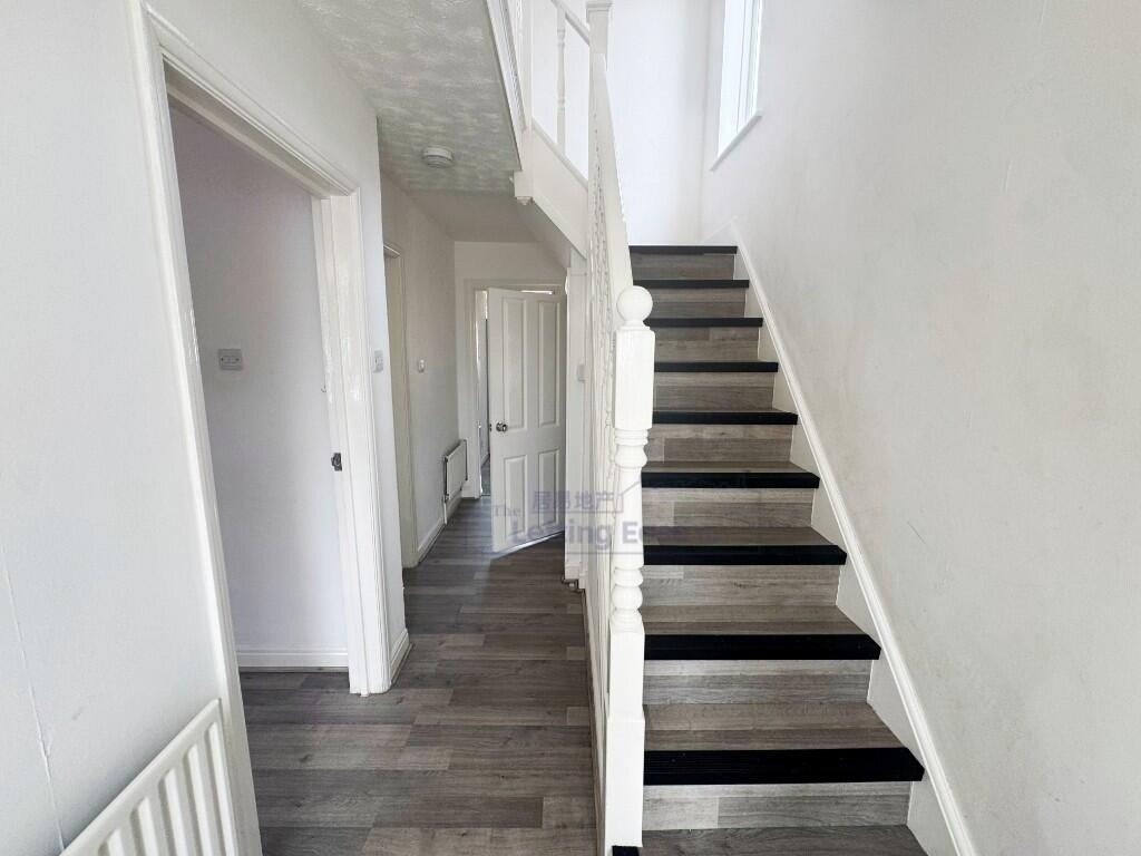 4 bedroom semi-detached house for rent