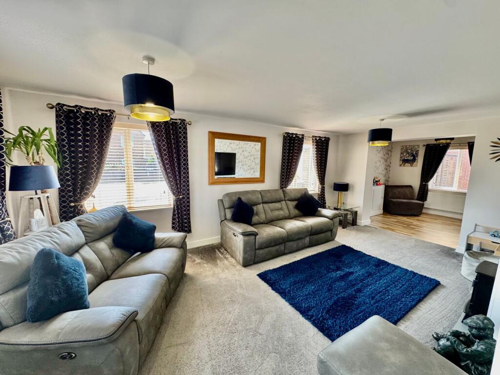 House in Irthlingborough, North Northamptonshire - More
