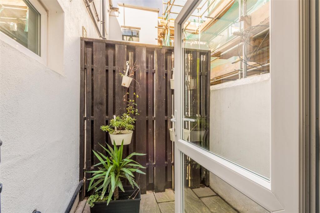 Apartment in Hove, Aldrington - View 5