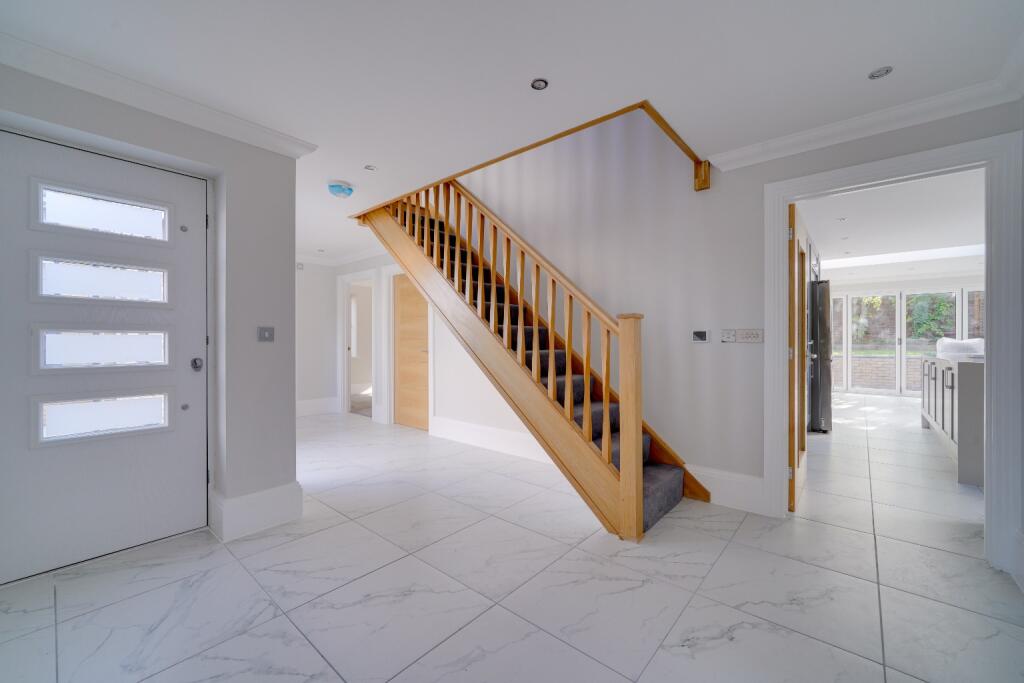 House in Stevenage - View 5