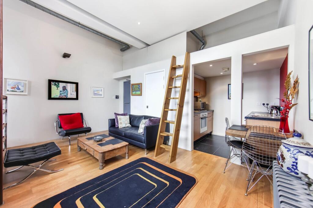 Apartment in London - More