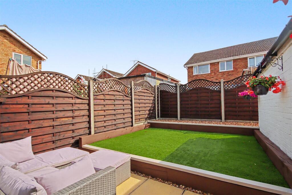 NN10, Masefield Drive, Rushden - More