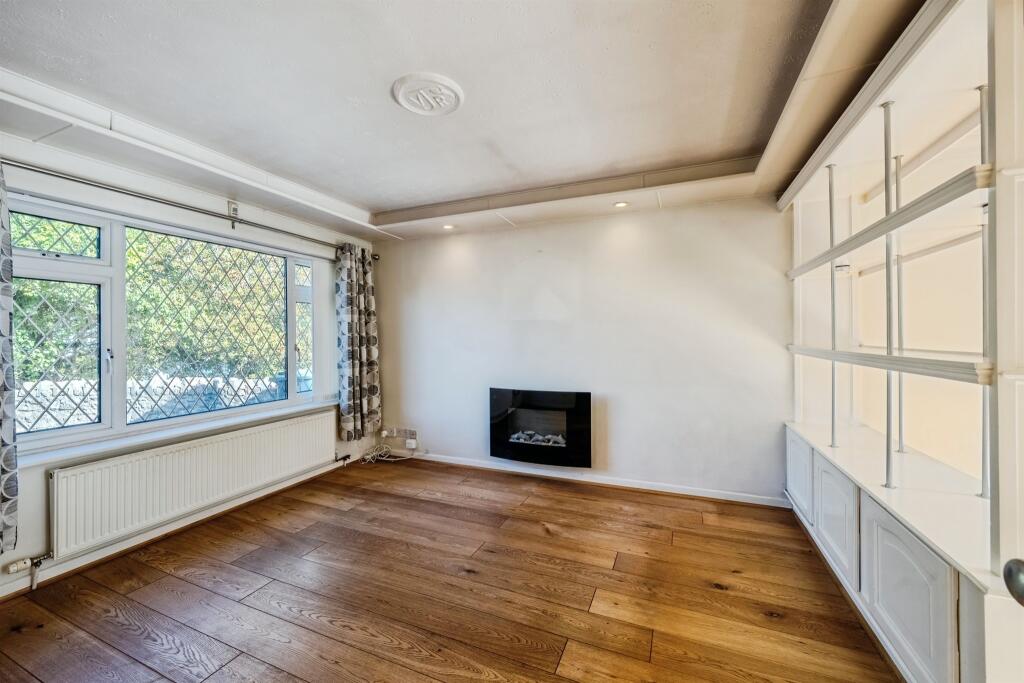 House in Newport - View 2