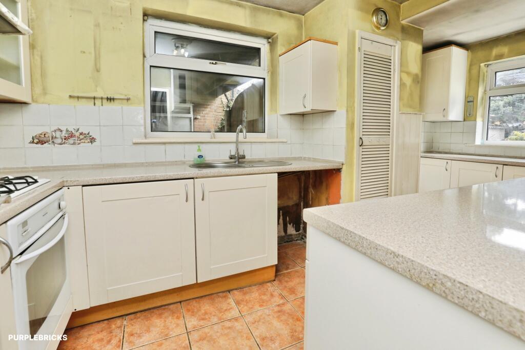 House in Knowsley, Halewood - More
