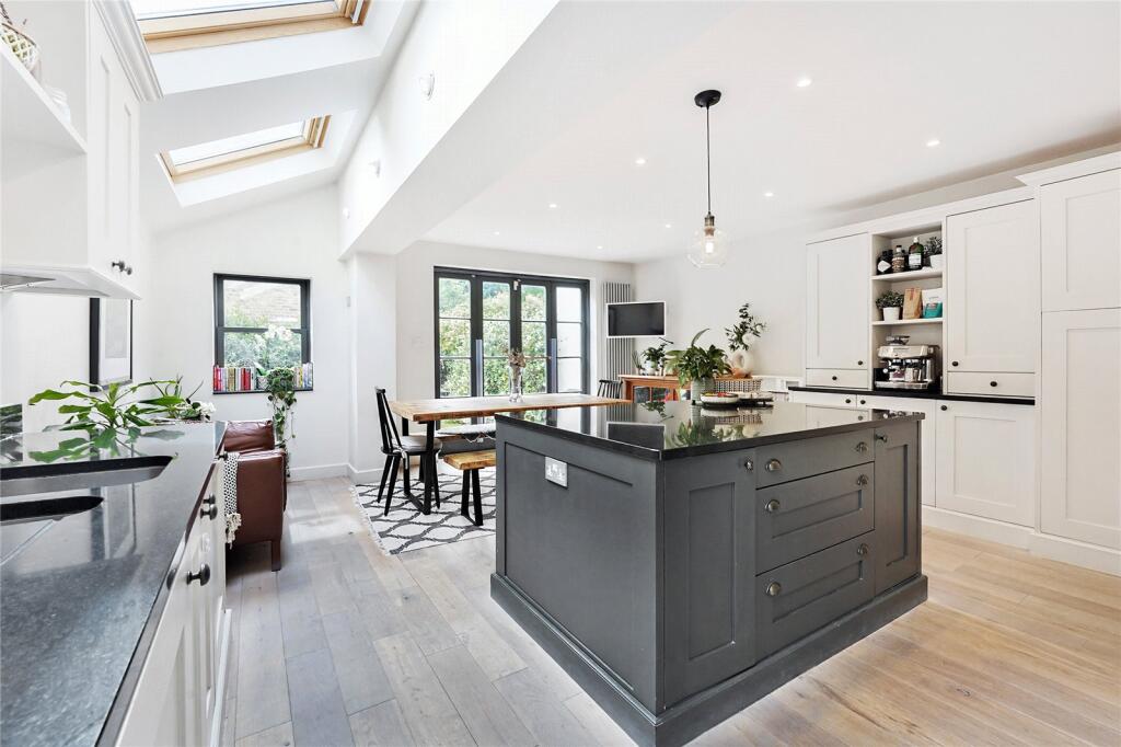 Main image of property: Geraldine Road, London, SW18