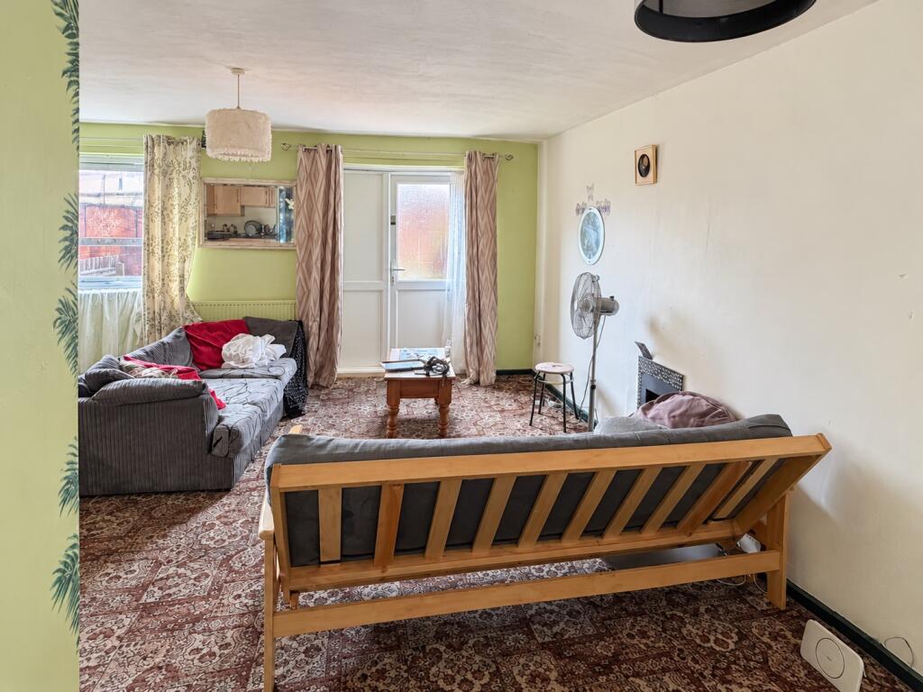 1-bed flat on Frederick Street, Loughborough, Leicestershire, £125,000