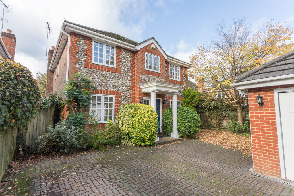 Main image of property: CARBERY LANE, ASCOT, BERKSHIRE, SL5 7EJ