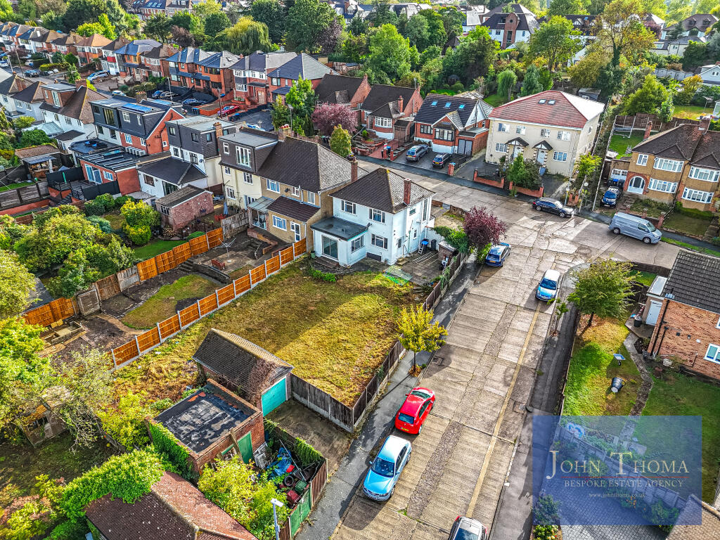 Lechmere Avenue, Chigwell, Essex photo 4