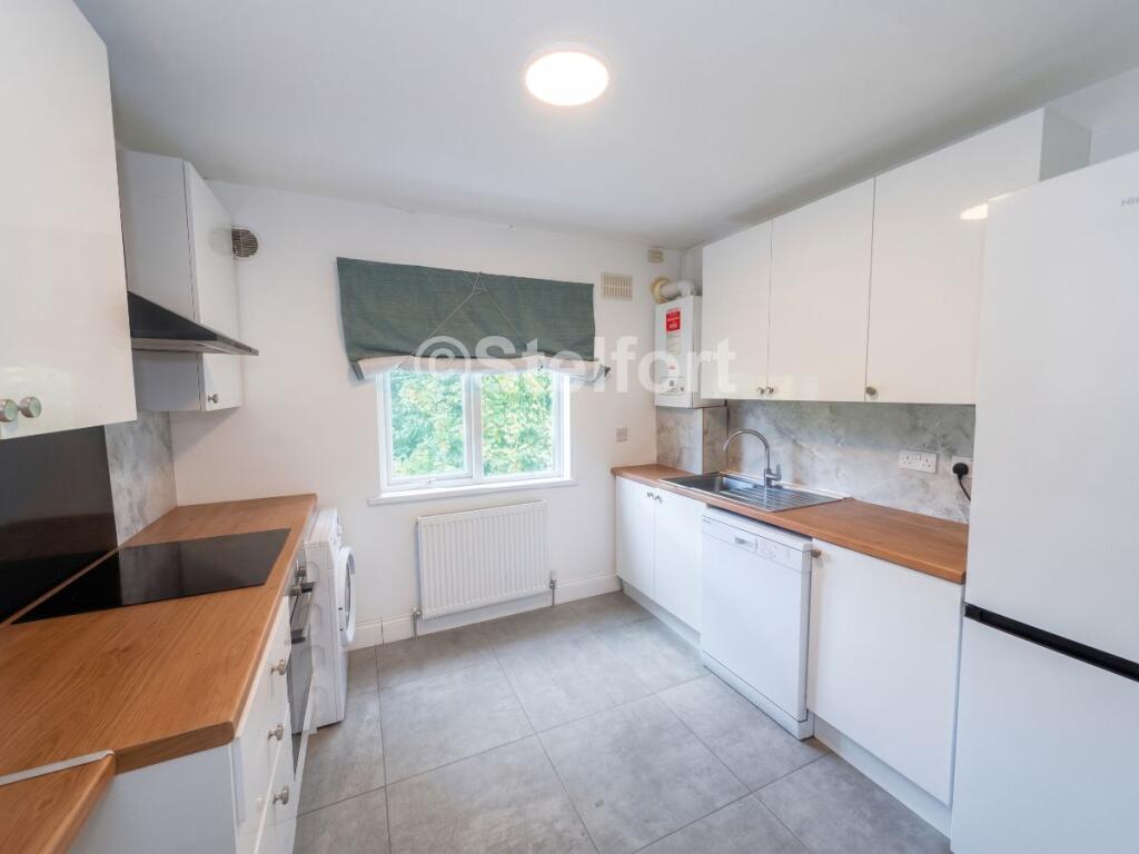 House in London - View 3