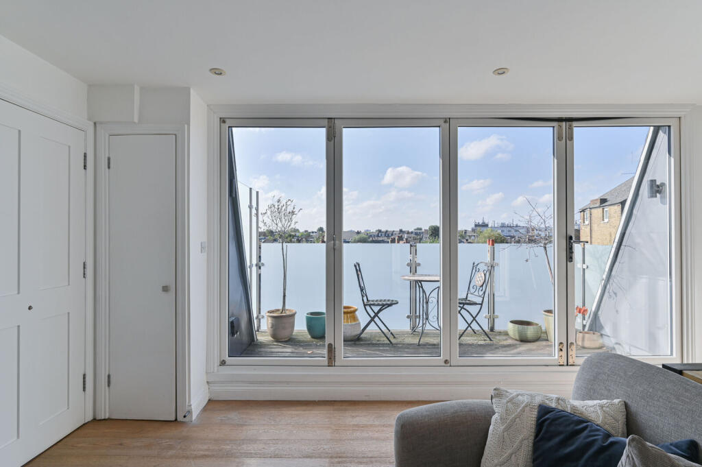Apartment in London - More