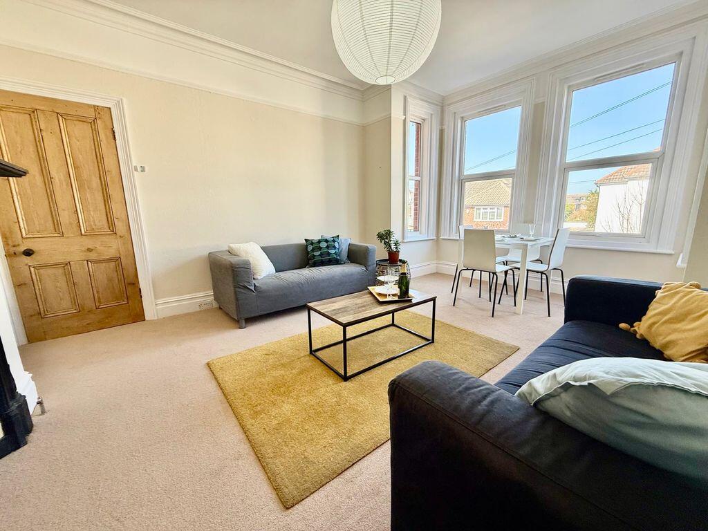 Apartment in Christchurch, Pokesdown, Bournemouth - View 3
