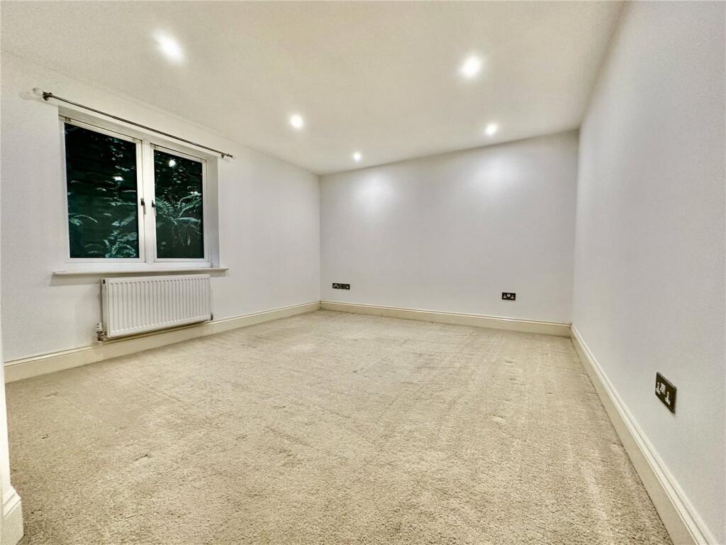 Apartment in Poole - View 4