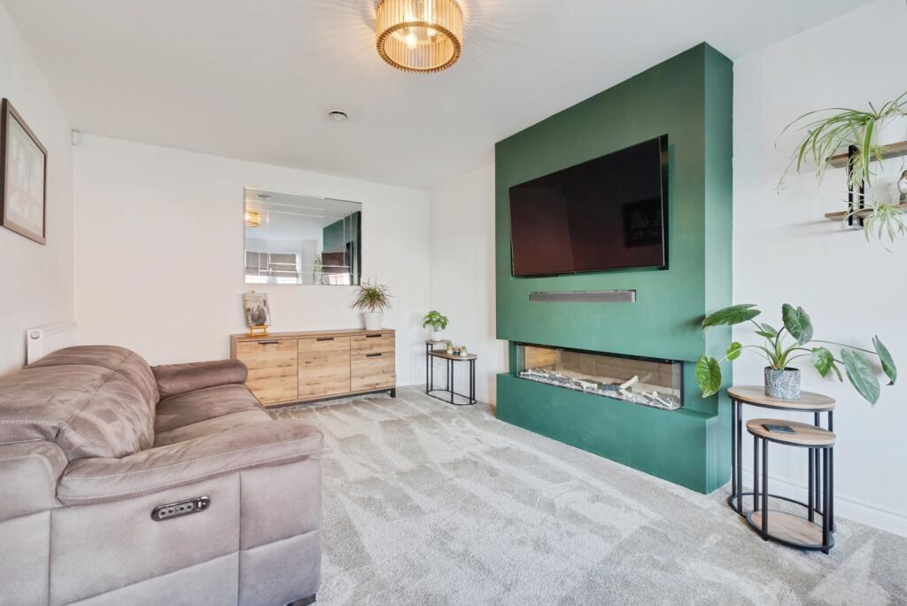 Edges Farm Close, Bolton, Greater Manchester, BL5 photo 2