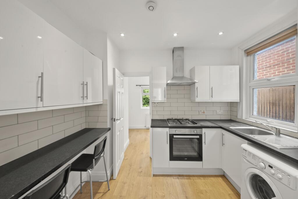 Apartment in London - View 5