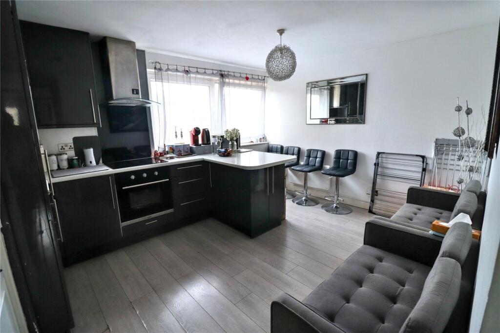 Oxford Gardens, Whetstone, London, N20 - View 2