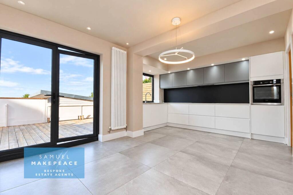 House in Stoke-on-Trent - More