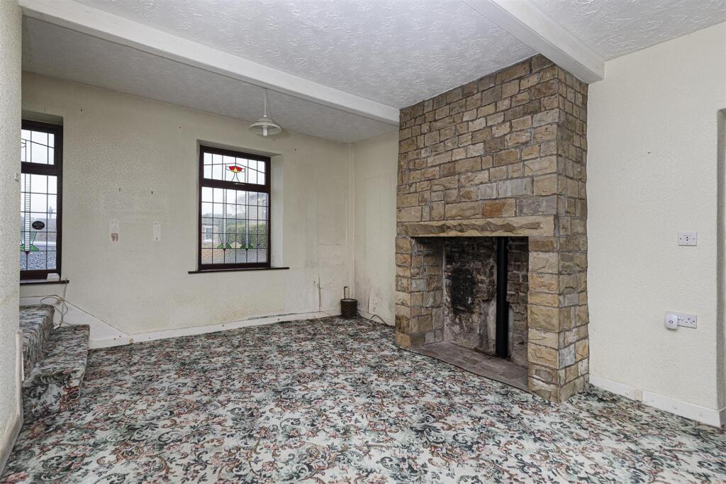 Leeds Road, Mirfield photo 4