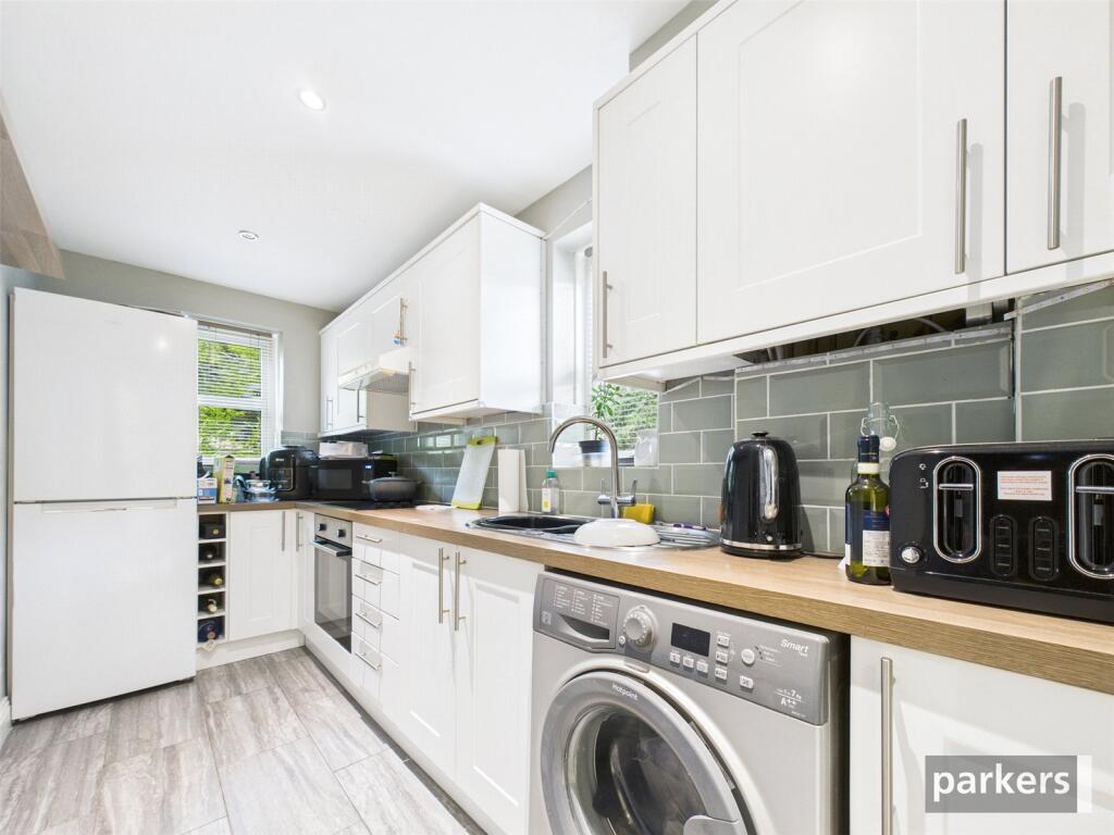 Apartment in Reading, Lower Earley, Earley - View 3