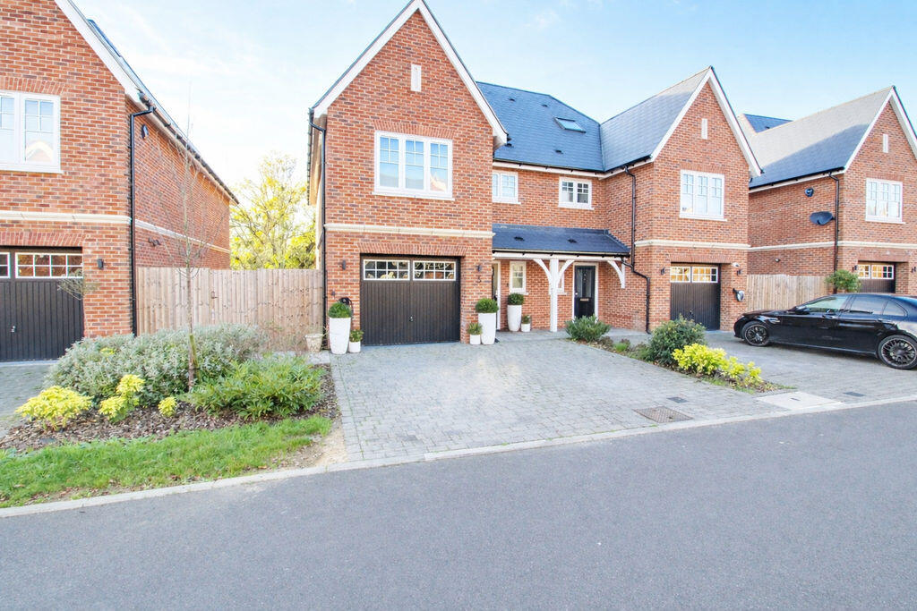 Main image of property: Edward Close, Goffs Oak 