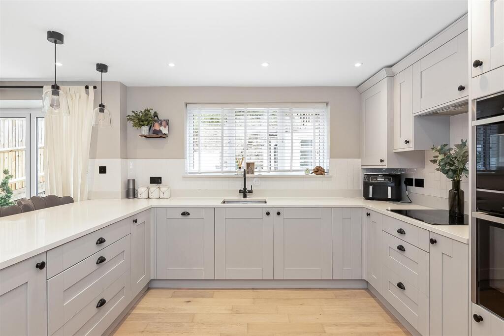 House in London - View 2