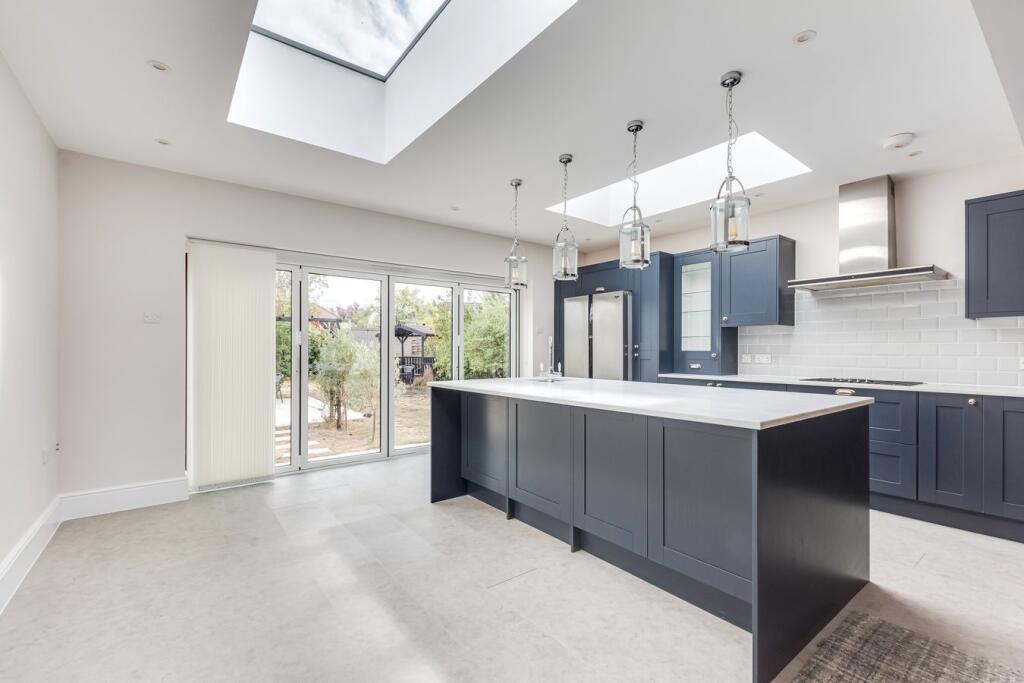 House in Sidcup, Hurst, Albany Park - View 4