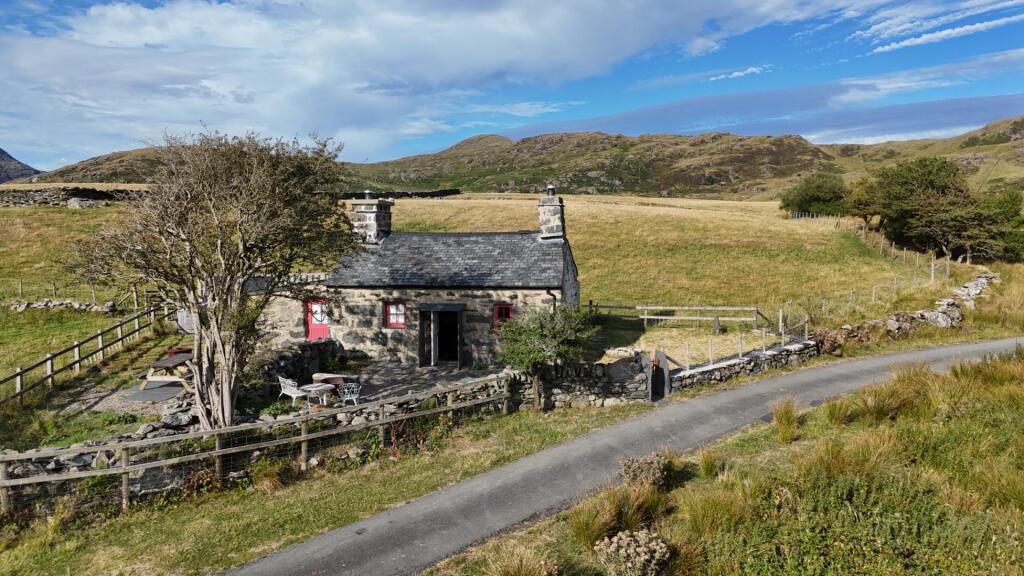 House in Llandudno - View 2