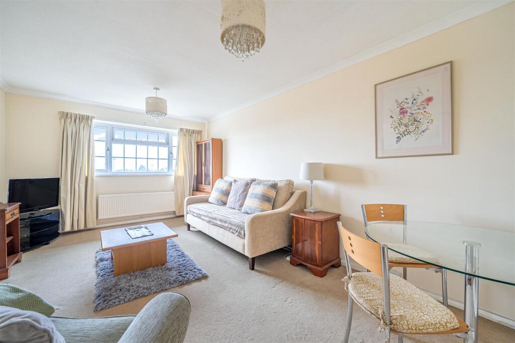 Apartment in Slough - View 4