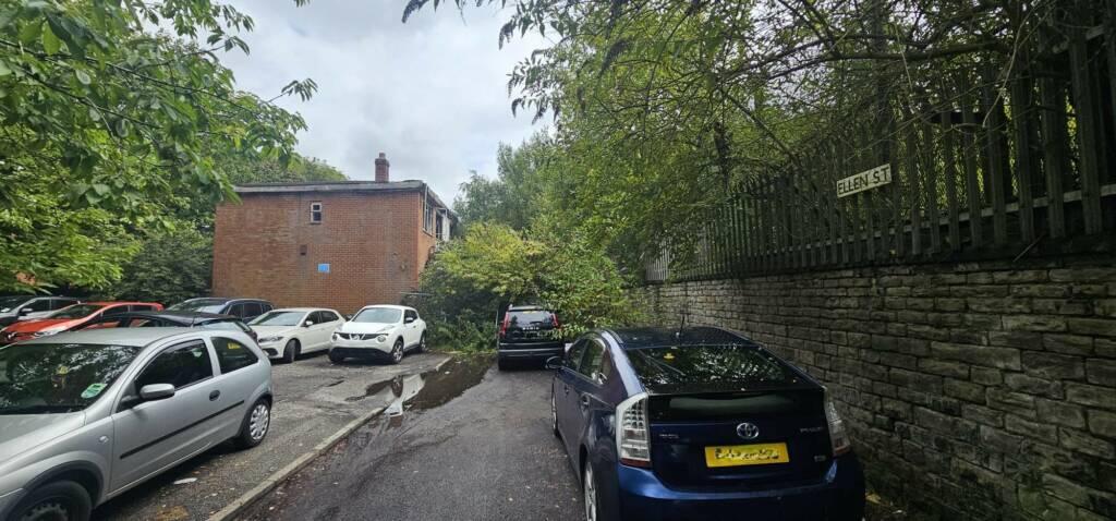 Apartment in Wigan, Scholes Village, Longshoot - More