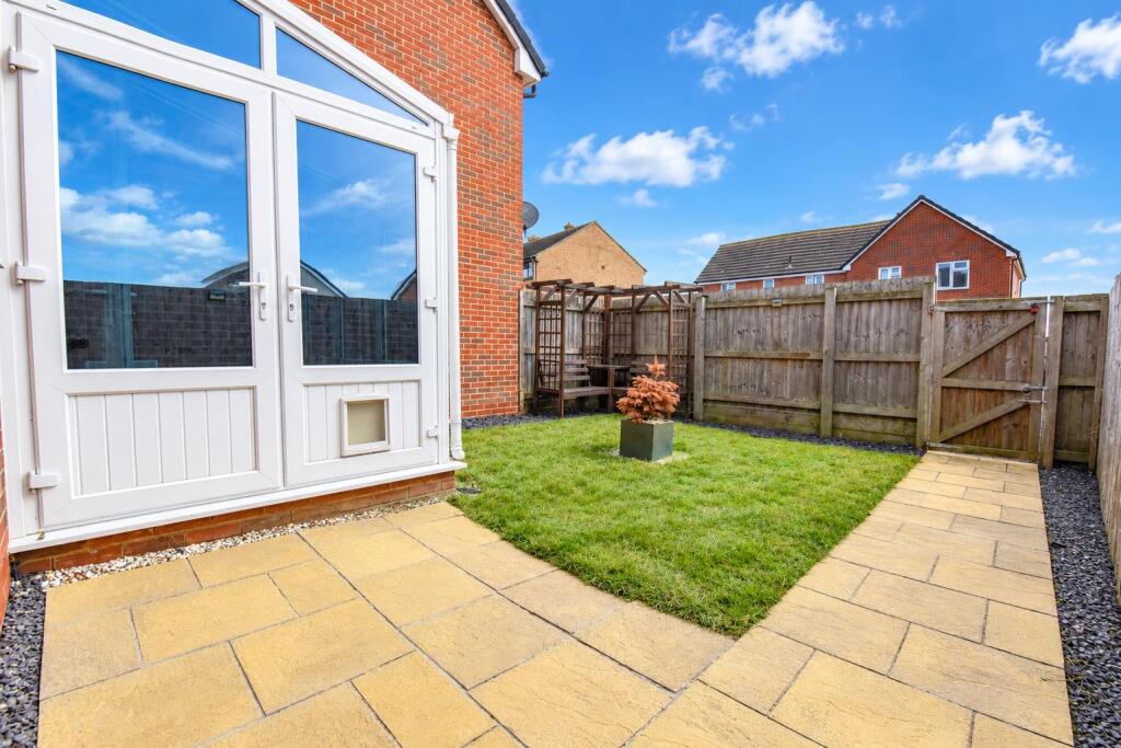 House in Gloucester - View 5